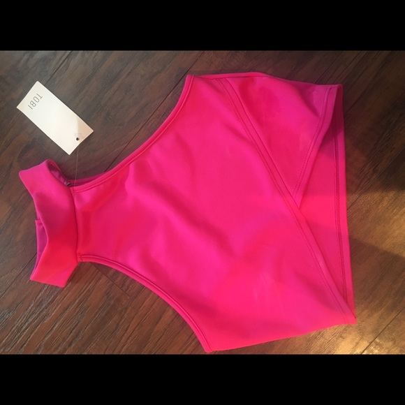 Pink Tobi crop top - Small! NWT - Picture 1 of 1