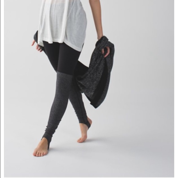 Lululemon Wunder Under Pant with Stirrup - Picture 4 of 4