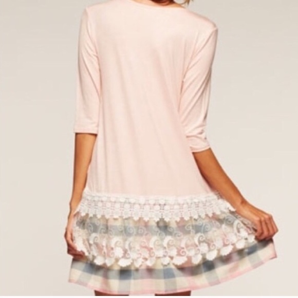 🌸 GOTTA GO SALE! The Sandra Dress🌸 - Picture 3 of 4