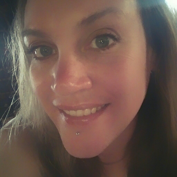 Meet your Posher, Dana