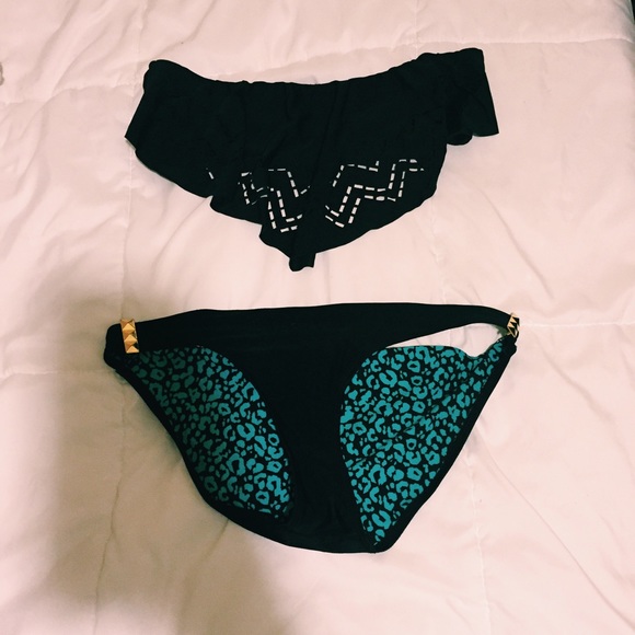 Adorable bikini😍