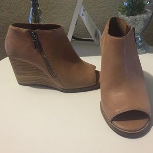**FINAL SALE*** Lucky brand boots