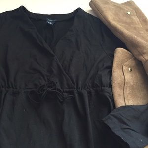 Maternity 🌻 gap stretchy black top