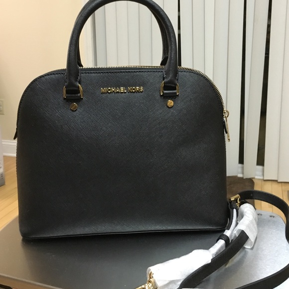 Michael Kors Handbags - Michael Kors Cindy medium satchel