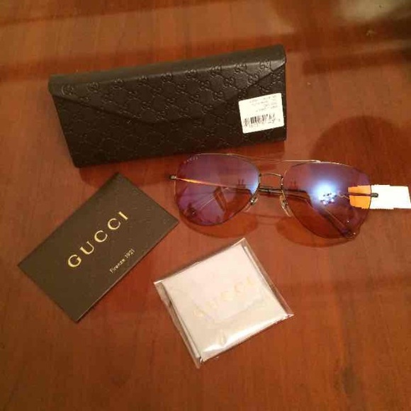 45% OFF GUCCI Aviator Sunglasses 😎 - Picture 1 of 4
