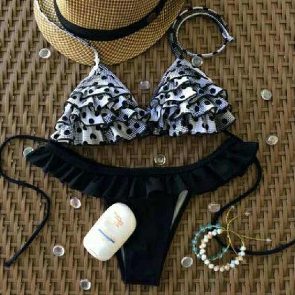Other - 🎉SOLD🎉 Black and white bathing suit - size small
