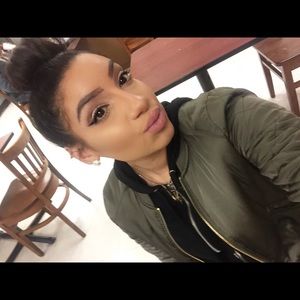 Meet your Posher, Rose