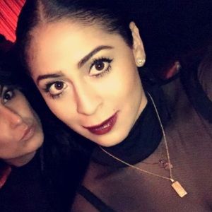 Meet your Posher, Liz