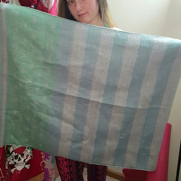 Mint Knitted American Flag Infinity Scarf - Picture 3 of 4