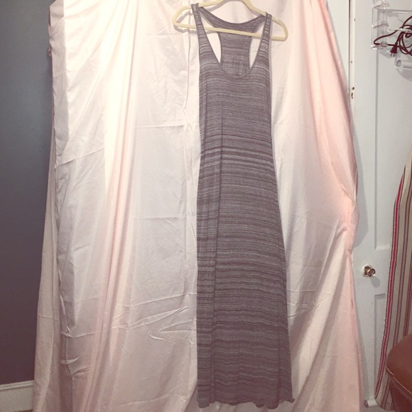 Vince Dresses & Skirts - Long Vince Maxi dress
