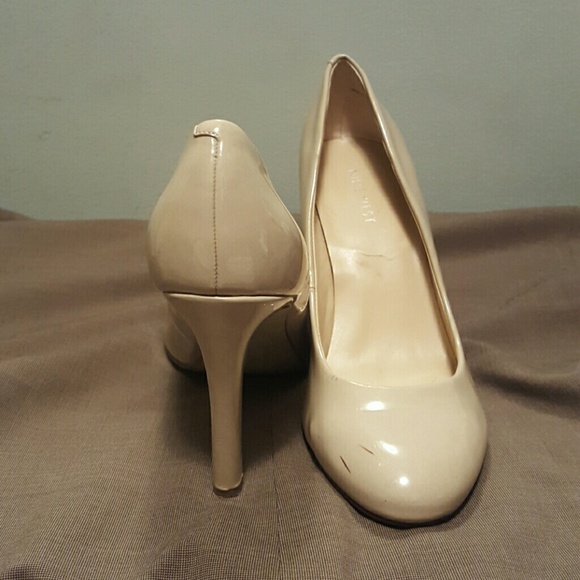 Nine West Nude Pumps