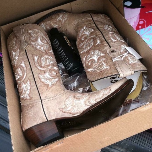 Corrall boots