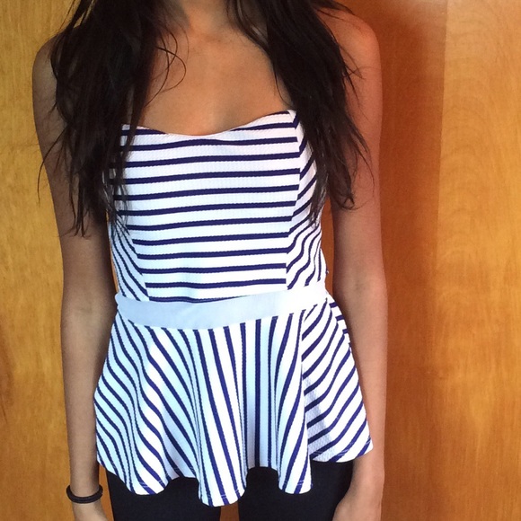 Super cute strapless top small