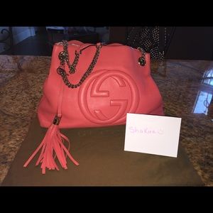 GUCCI Pebbled Calfskin M Soho Chain Begonia Pink