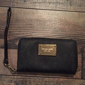 BLACK MICHAEL KORS WRISTLET