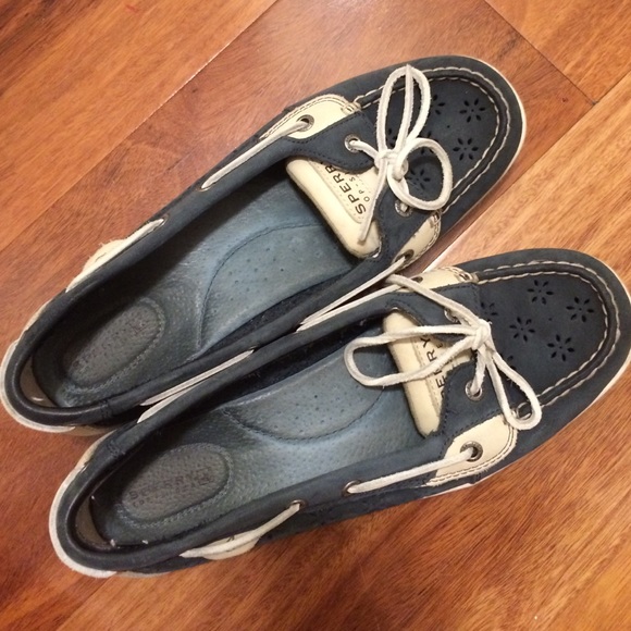 Gently used Sperrys