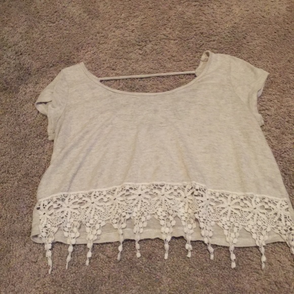 ❌❌cream crop top❌❌