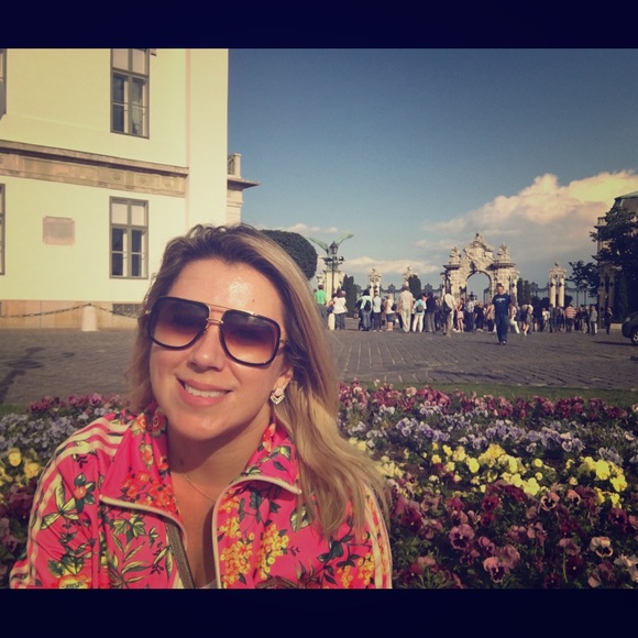 Meet your Posher, Ana - Picture 1 of 1