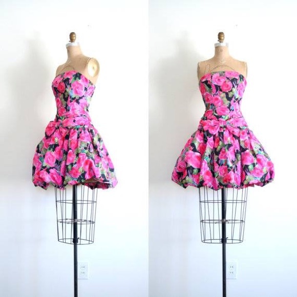 Dresses & Skirts - Short dress