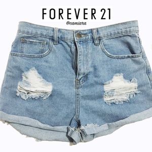 ⚜FOREVER 21 RIPPED DENIM SHORTS⚜