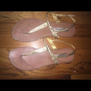 Steven Madden Gold Sandals. Size 10