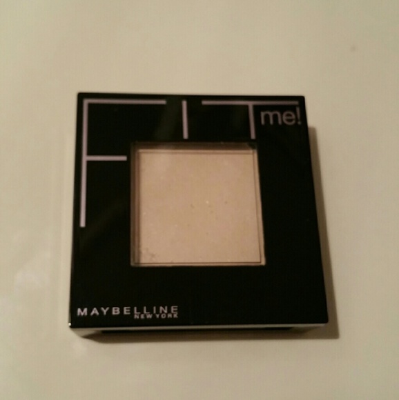 Maybelline Fit Me! Foundation Powder 110