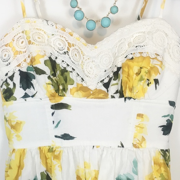 Trixxi Dresses & Skirts - Watercolor Floral Dress