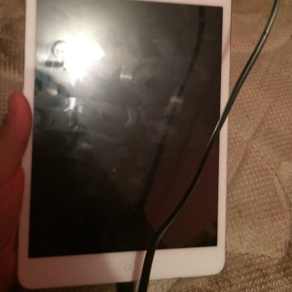 iPad - Picture 2 of 3