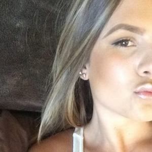 Meet your Posher, Desiree