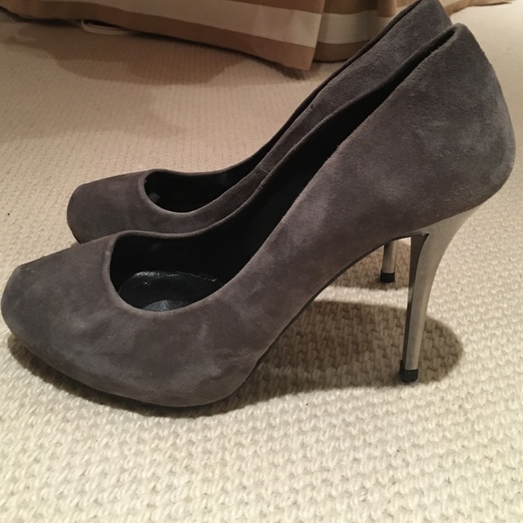 Zara Gray Suede pumps - Picture 2 of 4