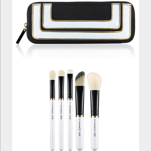 🌸FINAL🌸 MAC Stroke of Midnight 5pc brush set