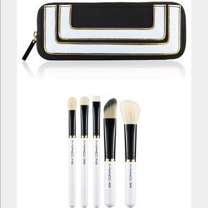 🌸FINAL🌸 MAC Stroke of Midnight 5pc brush set