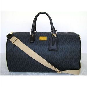 Michael kors NWT duffle bag