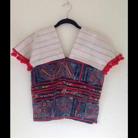 Mhong hill tribe top