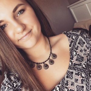 Meet your Posher, Briana