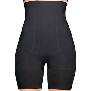 NWOT Spanx Slim Cognito Mid-Thigh Bodysuit