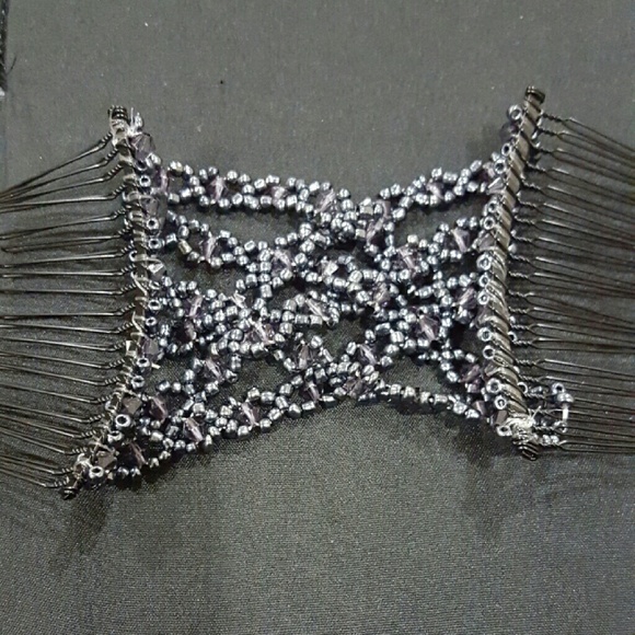 Grey decorative combsYou can used  dif air styles - Picture 3 of 3