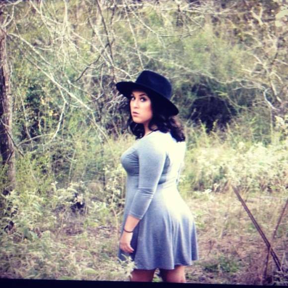 Meet your Posher, Britni - Picture 1 of 1