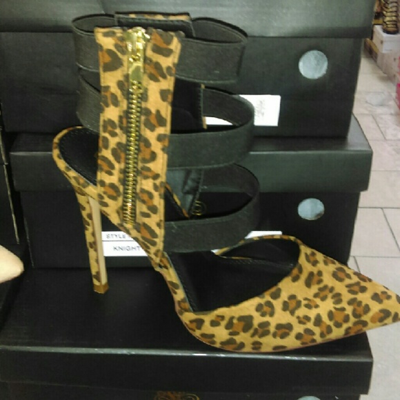 Heels - Picture 2 of 3