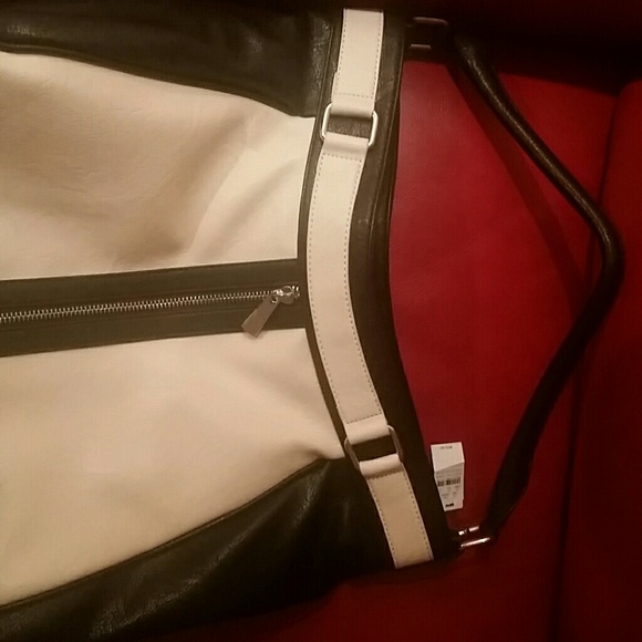 Express hobo shoulder bag cream black zipper nwt - Picture 2 of 4