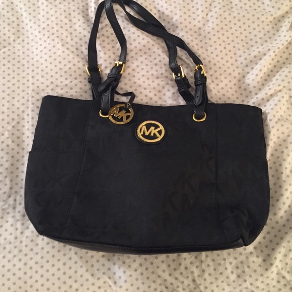 Black Michael kors bag