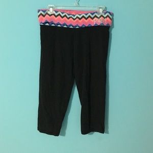 VS Pink Cropped Leggings