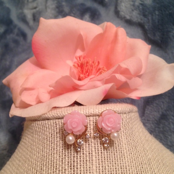 Jewelry - Sweet Pink Rose Stud Earrings