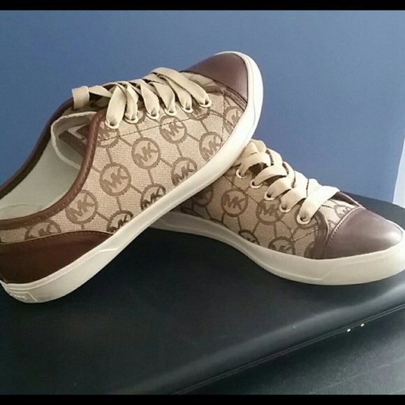 Michael kors shoes - Picture 2 of 4