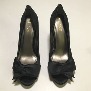 Me Too black satin peep toe heels with bow