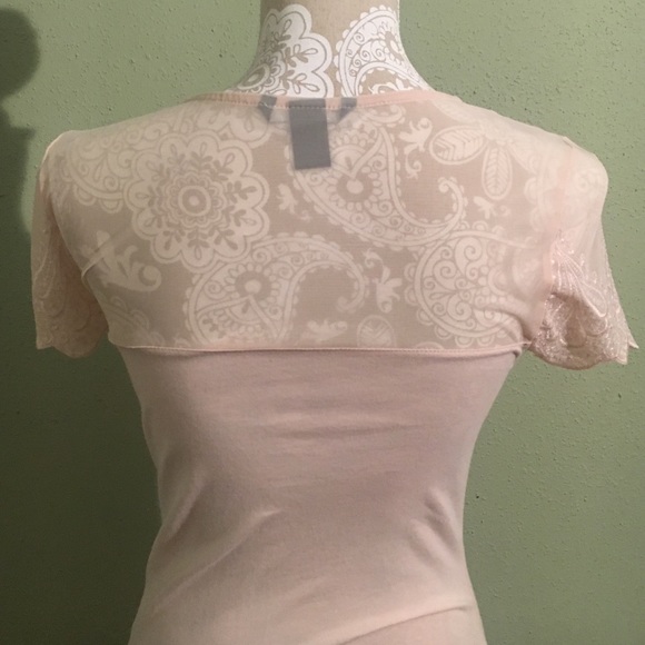 Lace top - Picture 2 of 3
