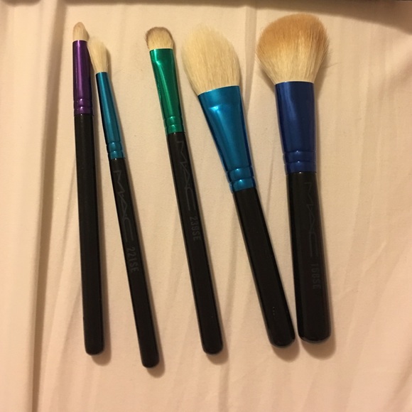 MAC Cosmetics Other - 💞SALE💞 MAC brush set