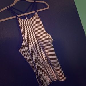 Neck rise tank top 😄