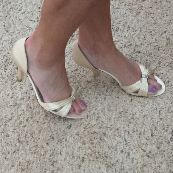 Dyeables Champagne Color Pump
