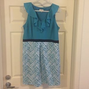 Flash Sale: 🙌🏼Blue & White High Waisted Dress